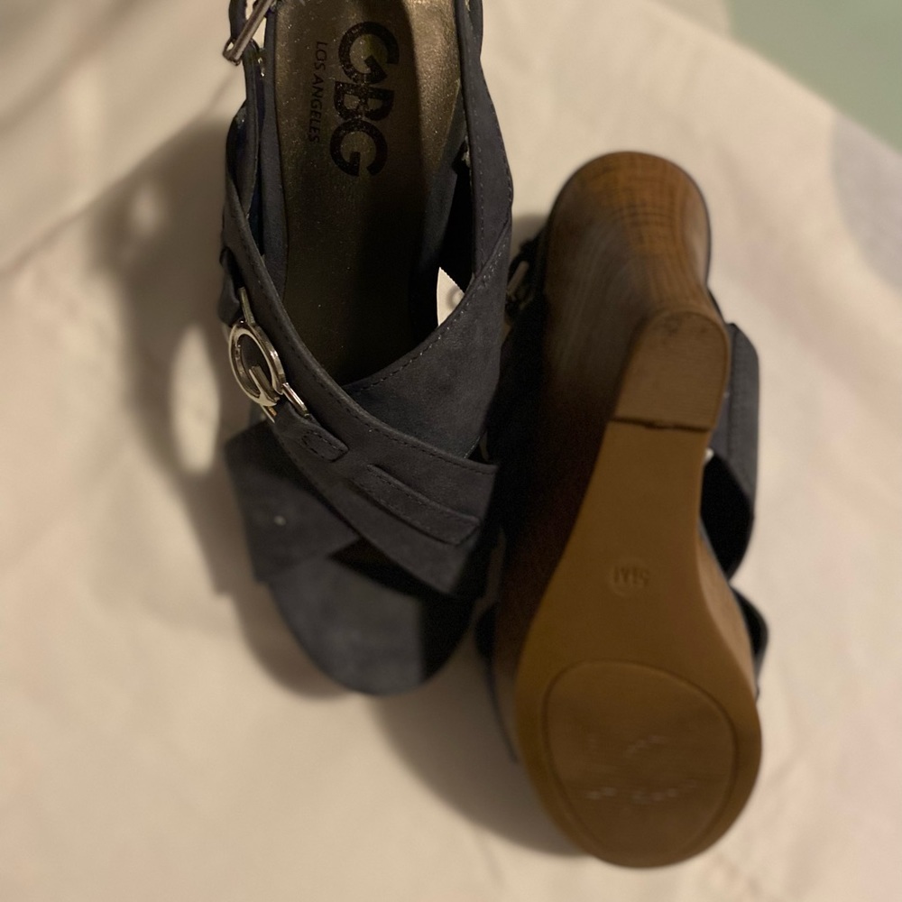 Guess wedge - Picture 2 of 4